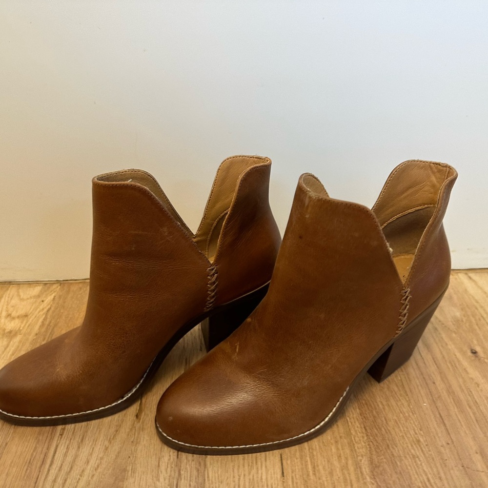New! Crown Vintage Firiat Bootie - sz 10